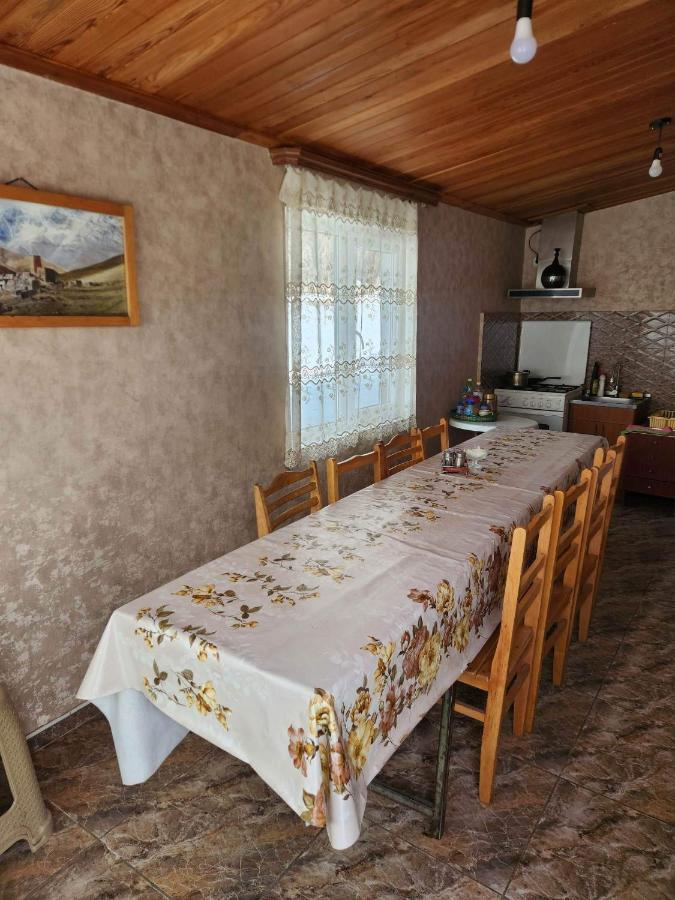 Moon Night Hotel Kazbegi Ngoại thất bức ảnh